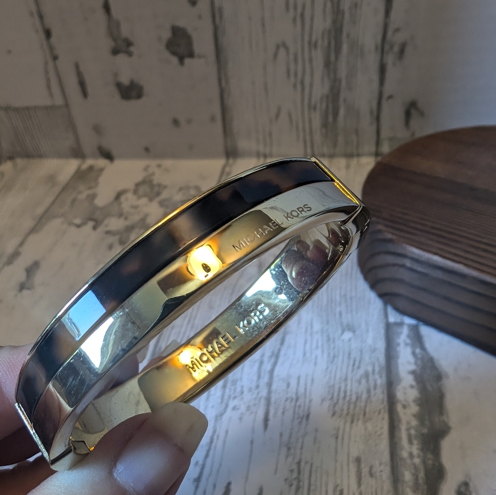 Micheal Kors Heritage Maritime Tortoise shell and gold bangle